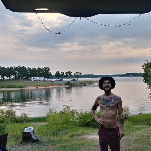 Meet your Posher, Human - Picture 4 of 4